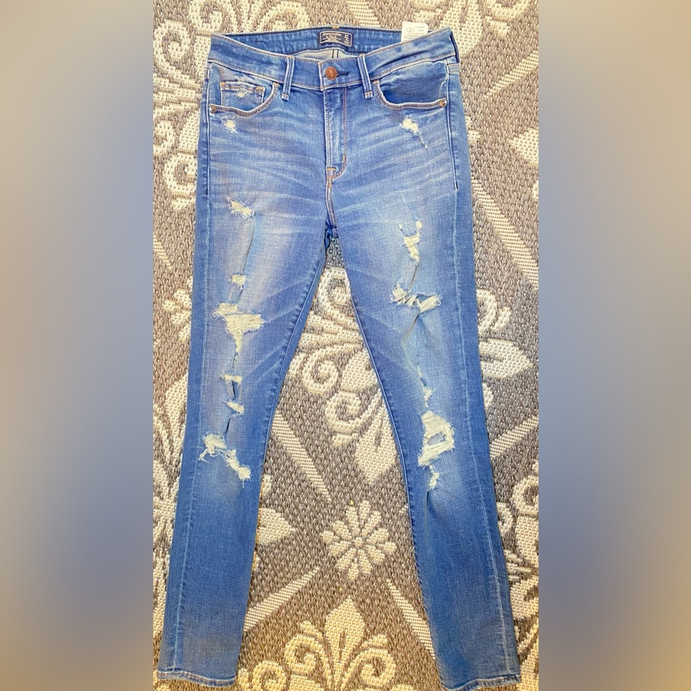 💙GREAT CONDITION | Abercrombie & Fitch | Size 27/4R